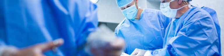 Cirugías Combinadas: Beneficios, Riesgos y Claves