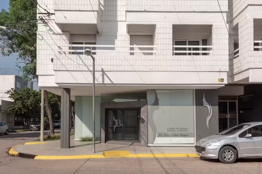 Dr Enzo Pablo Bustos-Centro de Cirugía Plástica y Estética Médica.