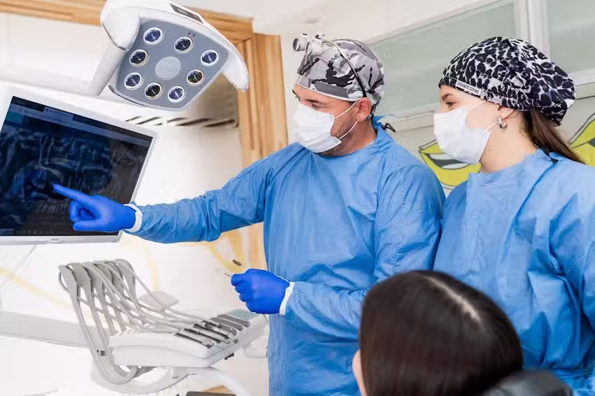 Dr. Marcos Barrionuevo | Od. Manuel Corvalán. Odontologia Estética de Avanzada