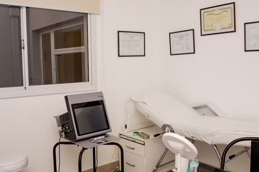 Dra Cintia Carreras- Especialista en Dermatología, Medicina Estética y Láser