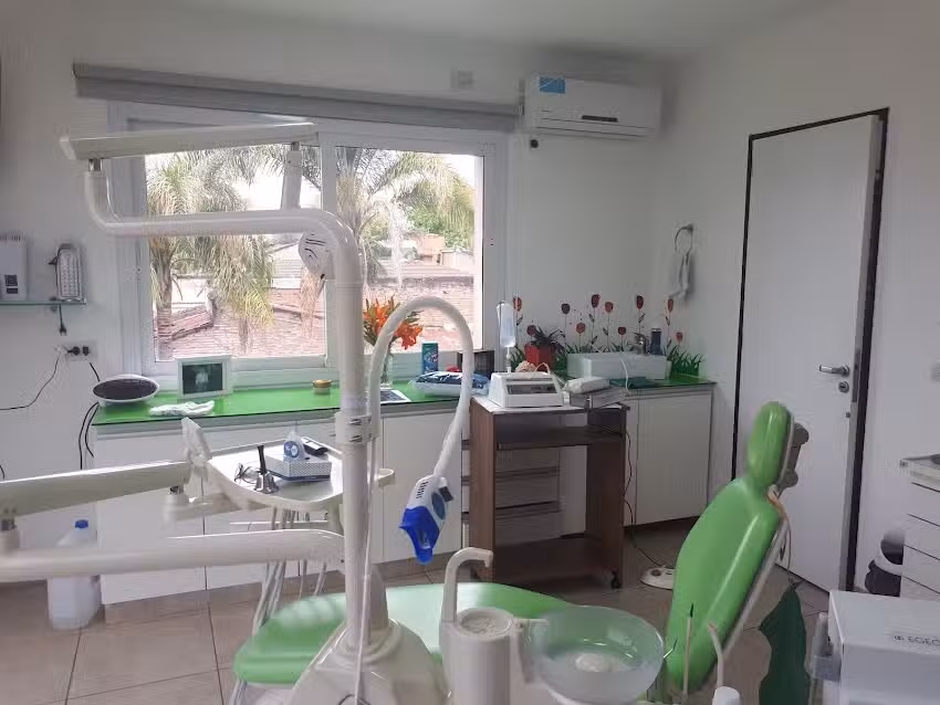 Dra Josefina Cabezon Odontologa en yerba buena