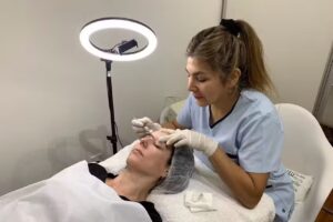 Dra Marcela Ureta- Cirugía Plástica & Medicina Estética