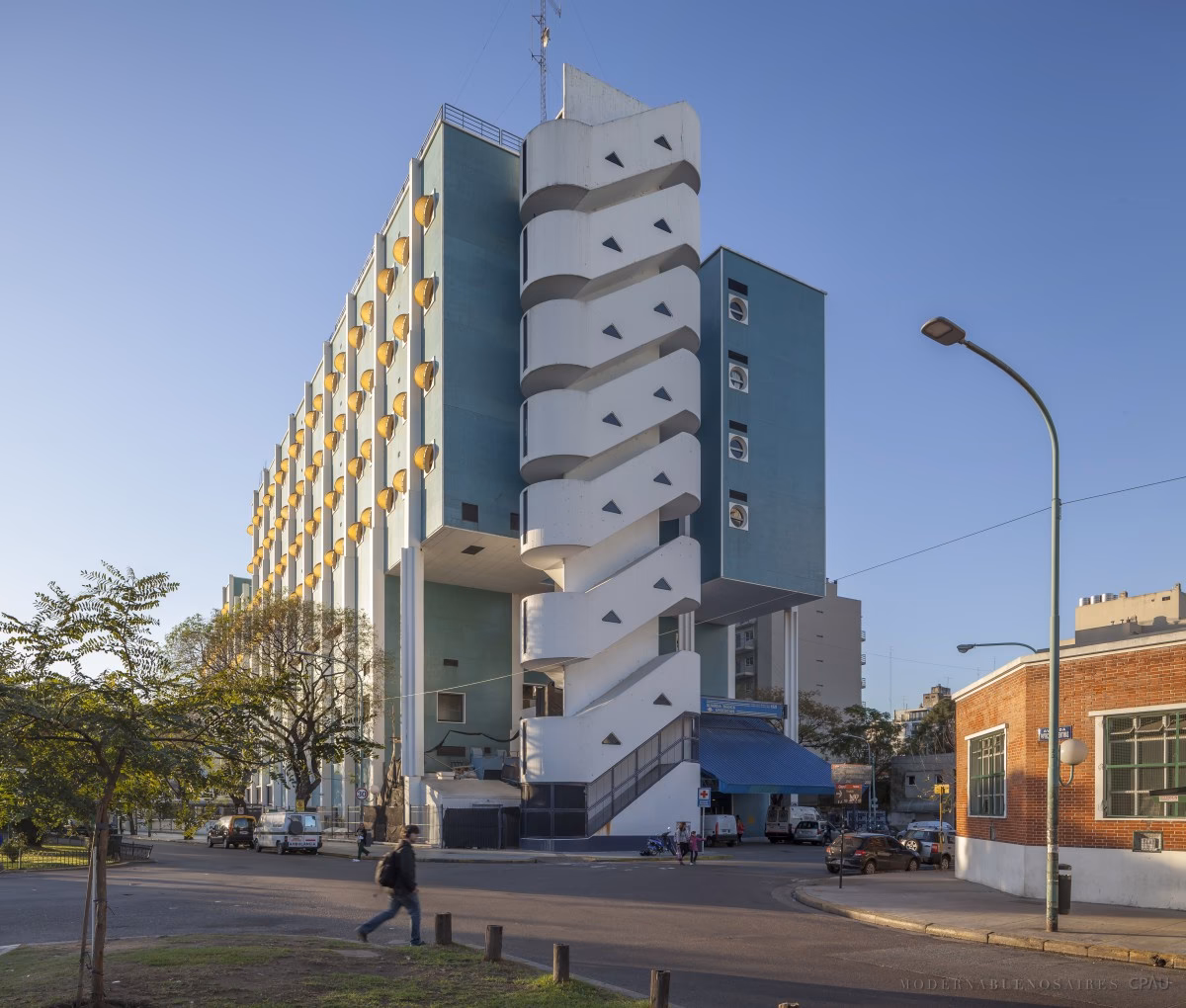 ¿Qué especialidades hay en el hospital naval?