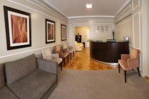 Esc. Estética – Dr. Edgar Samaniego Cisneros