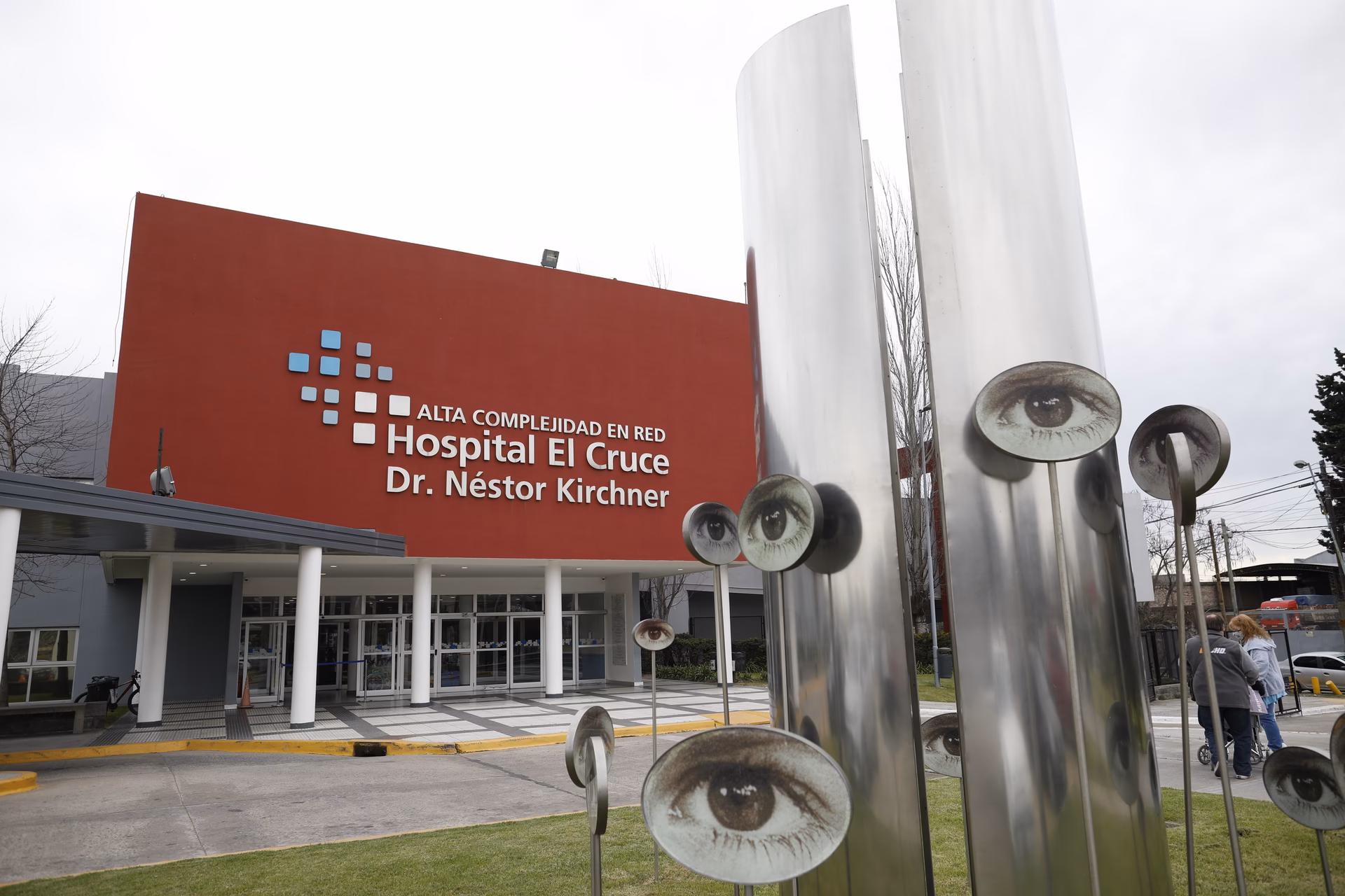 ¿Quién hizo el hospital del Cruce Varela?