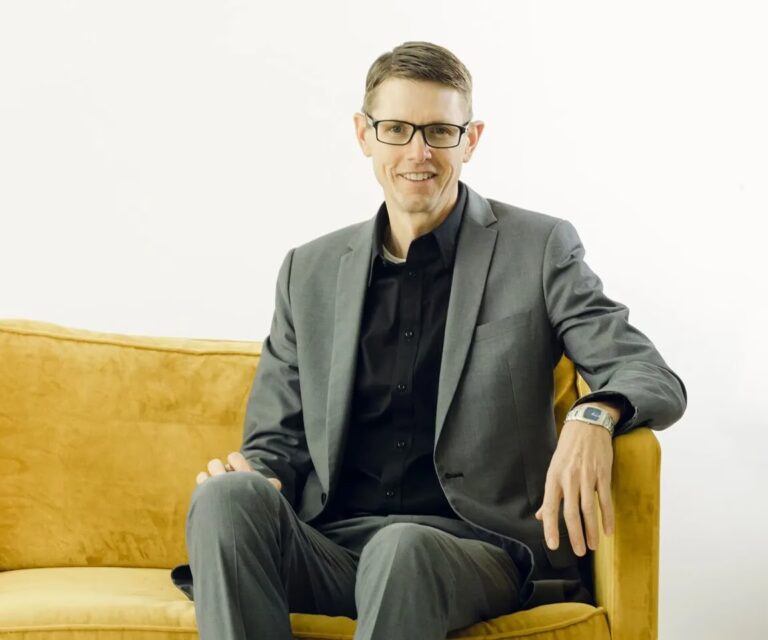 Kylie Jenner Revela el Secreto de sus Senos