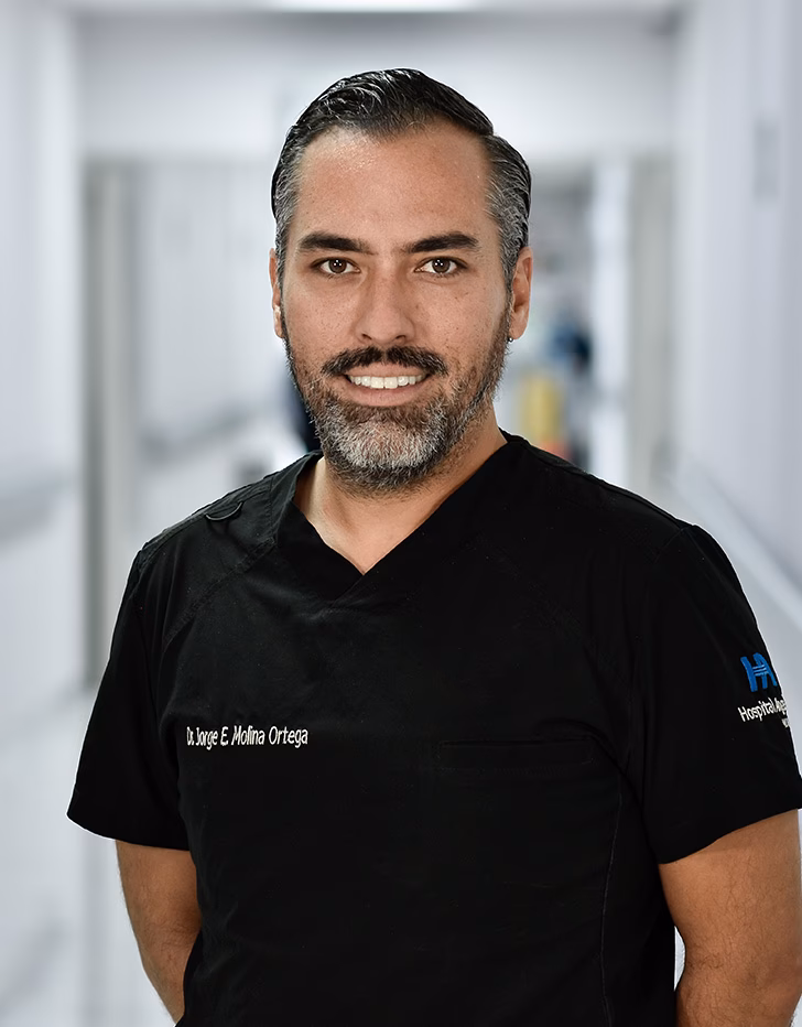 ¿Quién es el cirujano plástico de Bella Hadid?