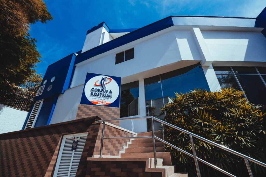 Cómo Elegir al Mejor Cirujano Plástico en Cali