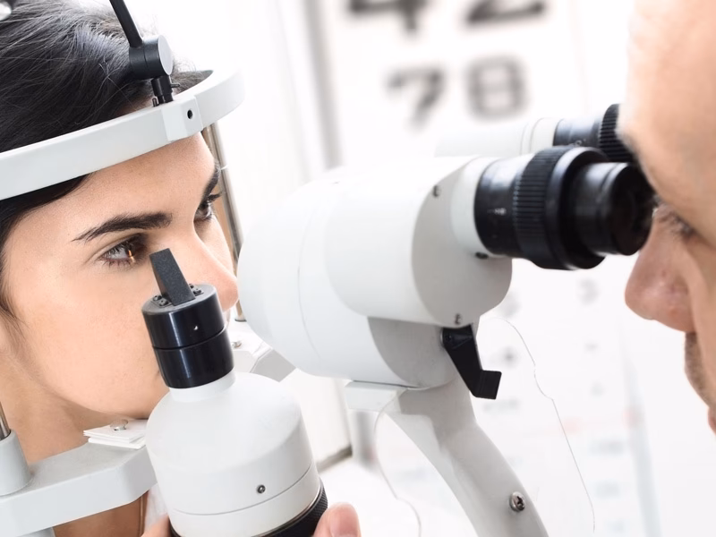 ¿Qué edad es la mejor para operarse los ojos?