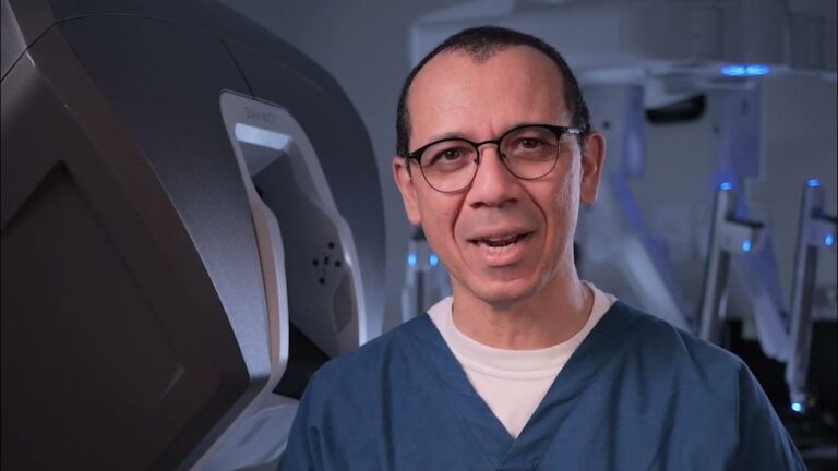 Dr. Ricardo Martínez: Cirugía Maxilofacial de Élite