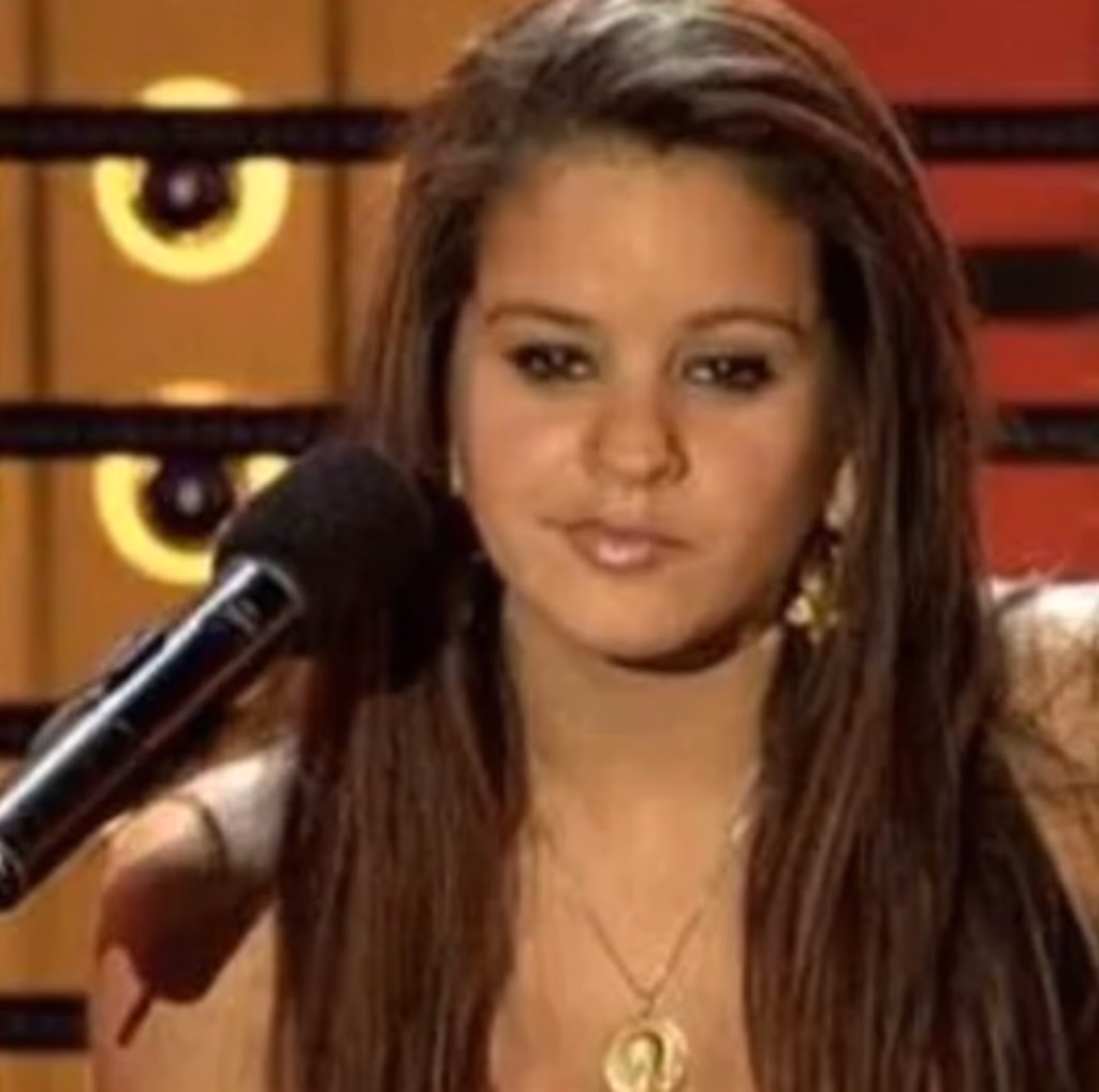 ¿Qué le tiraron a Rosalía?