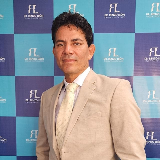 ¿Quién es el director del Hospital San Isidro?