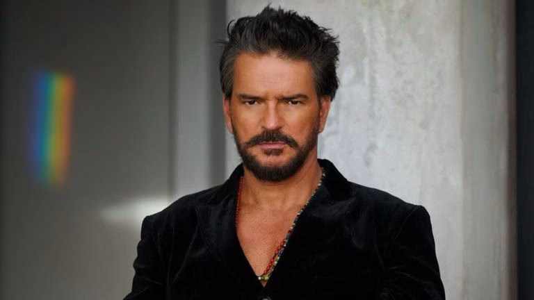 ¿Qué cirugía se hizo Arjona?